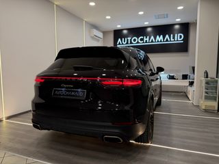 Porsche Cayenne 2019 E-HYBRID-thumb-17