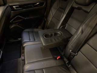 Porsche Cayenne 2019 E-HYBRID-thumb-24