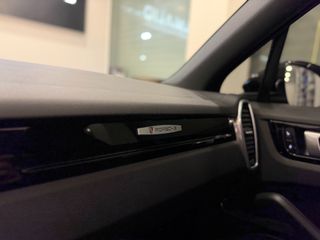 Porsche Cayenne 2019 E-HYBRID-thumb-31