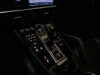 Porsche Cayenne 2019 E-HYBRID-thumb-32