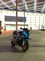 Bmw S1000RR 2023-thumb-1