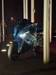 Bmw S1000RR 2023-thumb-2