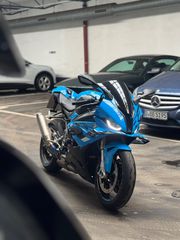 Bmw S1000RR 2023-thumb-10