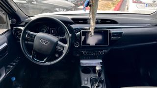 Toyota Hilux 2020-thumb-6