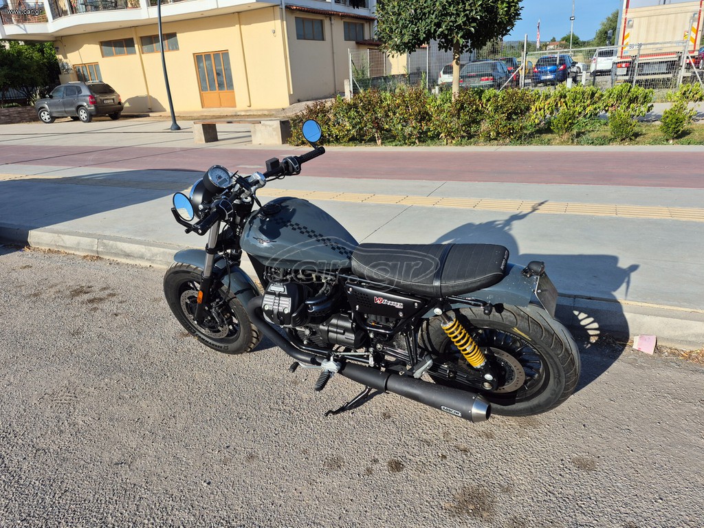 Moto Guzzi V9 2016 BOBBER