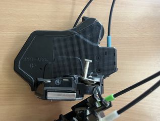 Toyota/Lexus Κλειδαριά πίσω δεξιά 4PIN 69050-60091 / 69050-AA040
