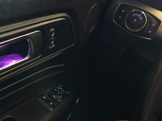 Ford Mustang 2019-thumb-37