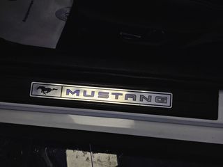 Ford Mustang 2019-thumb-27
