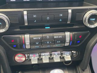 Ford Mustang 2019-thumb-33