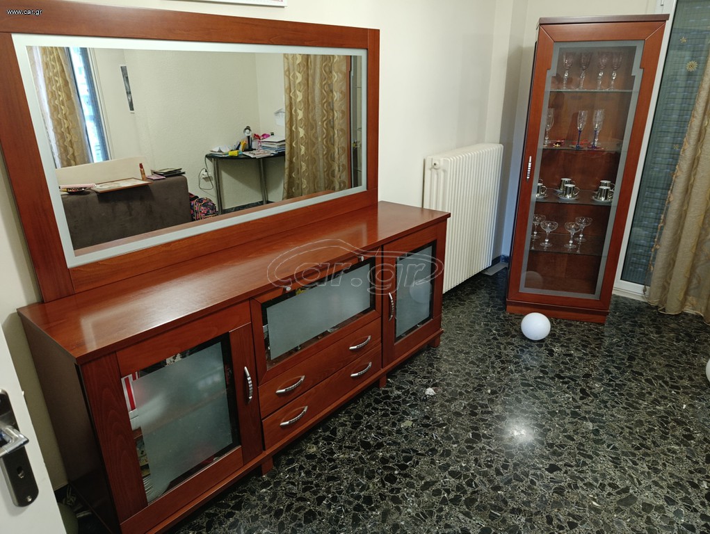 Μπουφές και κρυσταλιέρα