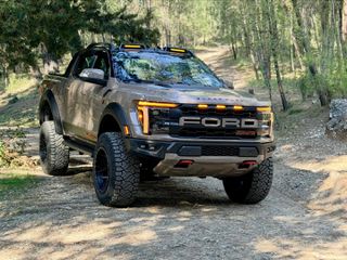 Ford Raptor 2019 Velociraptor-thumb-3