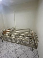 Κρεβάτι νοσοκομειακό