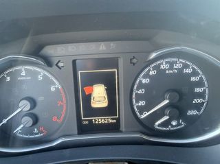 Toyota Yaris 2019-thumb-7
