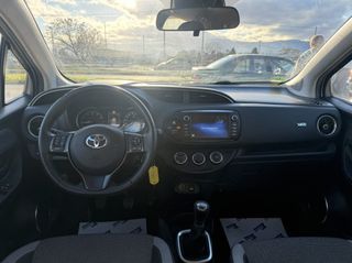 Toyota Yaris 2019-thumb-12