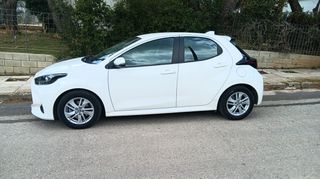 Toyota Yaris 2022 1.5 HYBRID-thumb-3