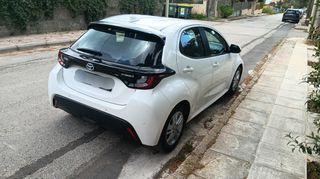 Toyota Yaris 2022 1.5 HYBRID-thumb-6