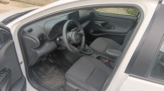 Toyota Yaris 2022 1.5 HYBRID-thumb-7