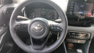 Toyota Yaris 2022 1.5 HYBRID-thumb-13