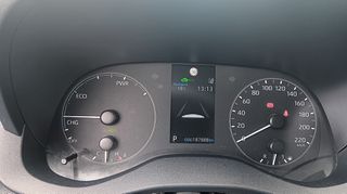 Toyota Yaris 2022 1.5 HYBRID-thumb-17