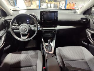 Toyota Yaris 2021 1.5 HYBRID LIVE Automatic-thumb-9