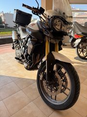 Triumph Tiger 800 2011-thumb-8