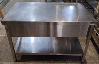 Τραπέζι Ανοξείδωτο Χαμηλό 110x70x71Cm - Μεταχειρισμένο.