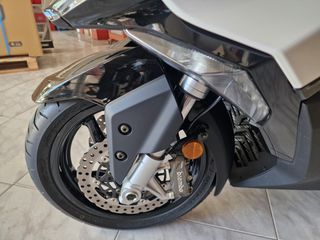Kymco AK 575 Premium 2026-thumb-6