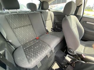 Ford Focus 2002-thumb-12
