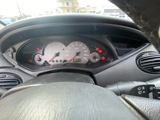 Ford Focus 2002-thumb-15