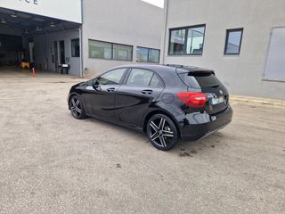 Mercedes-Benz A 180 2016-thumb-1