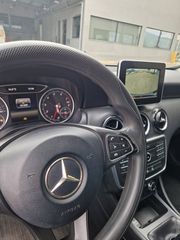 Mercedes-Benz A 180 2016-thumb-6