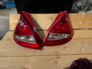 FORD FIESTA ΔΕΞΙ ΚΑΙ ΑΡΙΣΤΕΡΟ 2011
