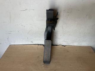 MERCEDES E200  E230 E280 W211 W203 C200 ΠΕΤΑΛΙ ΓΚΑΖΙΟΥ ΜΟΝΤΕΛΟ 2002-2009 ΜΕ ΚΩΔΙΚΟ A2113010001