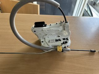 MG ZS ‘17-24 κλειδαριά εμπρός δεξιά 4PIN 10845781