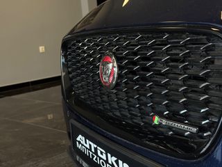 Jaguar XE 2019 R LINE AWD-thumb-35