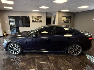 Jaguar XE 2019 R LINE AWD-thumb-8