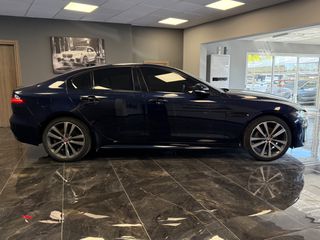 Jaguar XE 2019 R LINE AWD-thumb-20