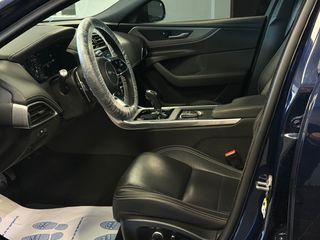 Jaguar XE 2019 R LINE AWD-thumb-25