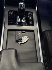 Jaguar XE 2019 R LINE AWD-thumb-30
