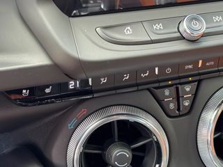 Chevrolet Camaro 2018 V8-thumb-30