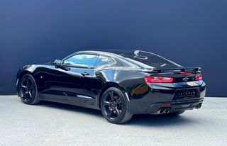 Chevrolet Camaro 2018 V8-thumb-11