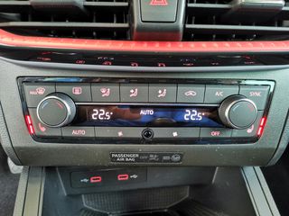 Seat Ibiza 2022 1.0 ΤGi FR CARBON,FACELIFT,CLIMA,NAVI,LED,ΚΑΜΕΡΑ,18".-thumb-25