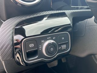 Mercedes-Benz A 220 2019 Progressive-thumb-21