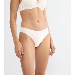 Triumph Γυναικείο Σλιπ Χωρίς Ραφές Body Make-Up Illusion Lace Highleg Tai