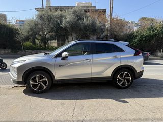 Mitsubishi Eclipse Cross 2022 2.4 Plug-in Hybrid Plus Select 4WD-thumb-3