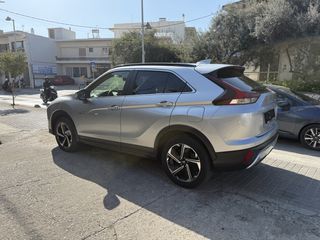 Mitsubishi Eclipse Cross 2022 2.4 Plug-in Hybrid Plus Select 4WD-thumb-4