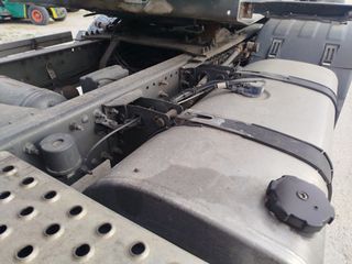 Volvo 2004 FH 12 380 EURO-3-thumb-16