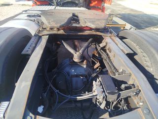 Volvo 2004 FH 12 380 EURO-3-thumb-26