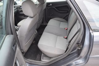 Ford Focus 2006-thumb-10