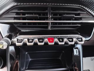 Peugeot 2008 2021 1.2 PureTech Active Pack-thumb-40